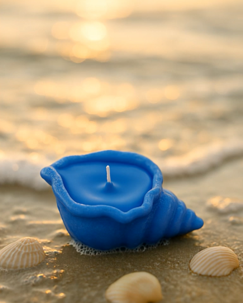 Product image of  #109 Pieni vaaleansininen simpukkakynttilä