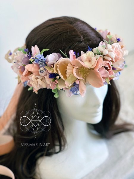Product image of  Suuri pastelli kukkaseppele // Pastel Flower Crown (picked up)