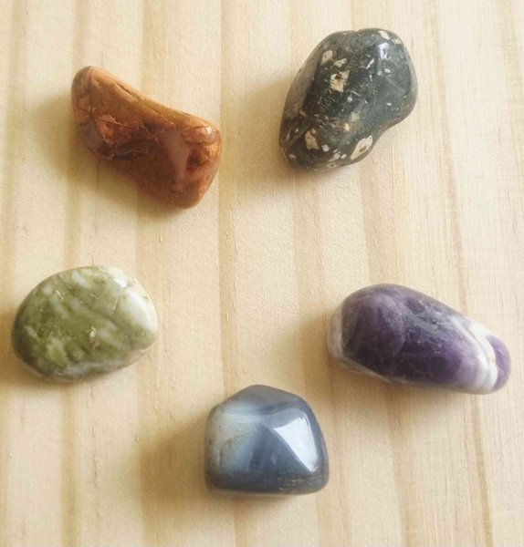 Product image of  SELKEYS JA TASAPAINO - 5 kristallin setti