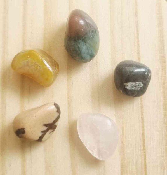 Product image of  SYDÄMEN VOIMA - 5 kristallin setti