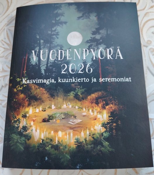 Product image of UUTUUS! Vuodenpyörä 2026 kalenterikirja
