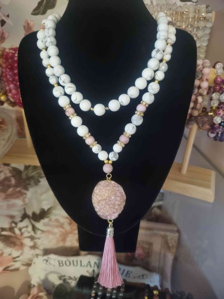Product image of  Howlite kaulakoru (Pinky)