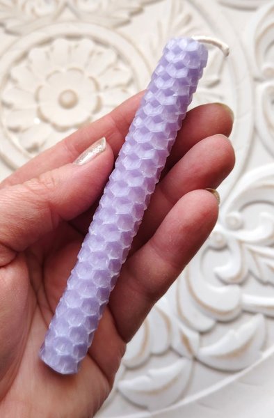 Product image of  Loitsukynttilä, lila ohut