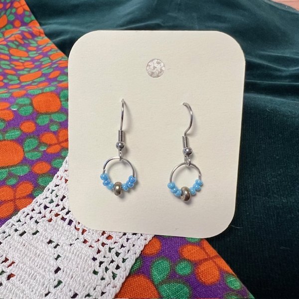 Product image of Uniikit kierrätyskorvakorut – kauneutta kestävästi