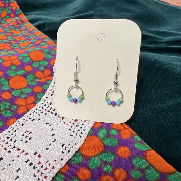 Product image of Uniikit kierrätyskorvakorut – kauneutta kestävästi