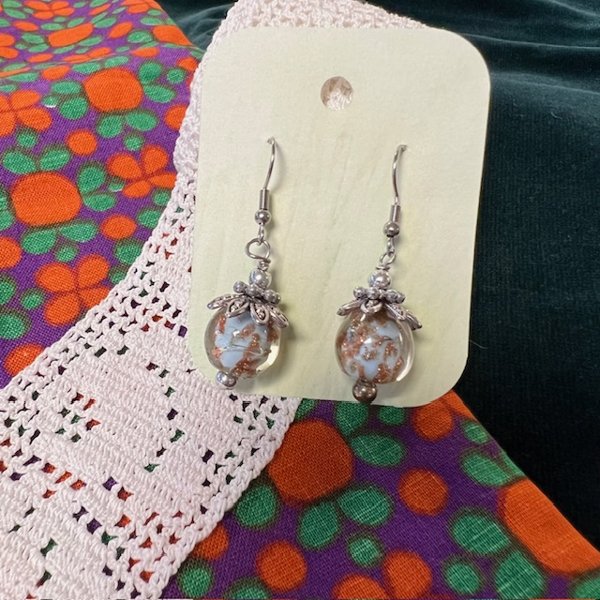 Product image of Uniikit kierrätyskorvakorut – kauneutta kestävästi