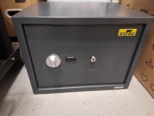 Product image of Black Bear Safety X-135 turvakaappi