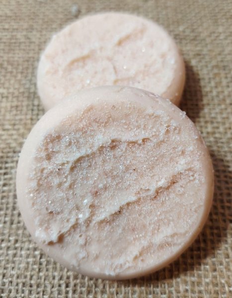 Product image of Hoitava suolasaippua (pelargoni + savi)