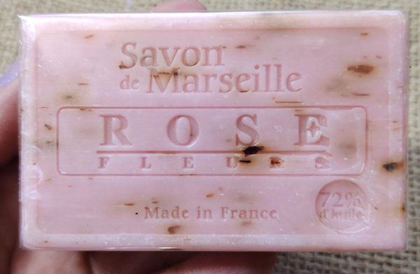 Product image of Marseille-saippua, Ruusu + ruusun terälehdet