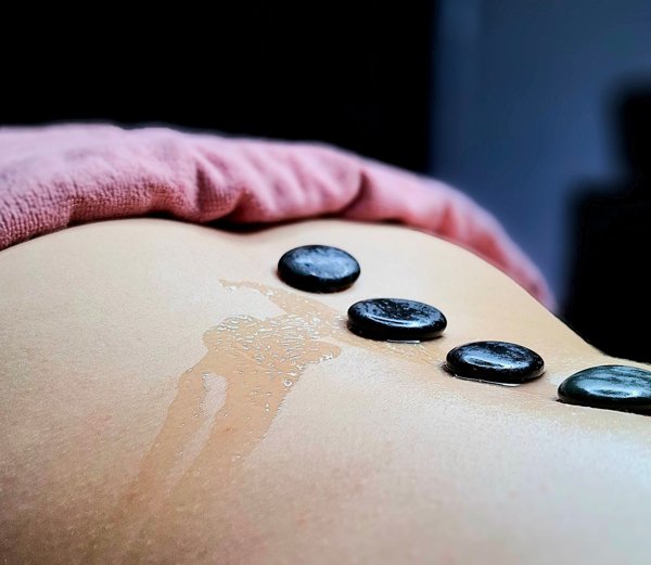 Product image of  Kuumakivihieronta ja savinaamio, 3 kertaa sarjahoito