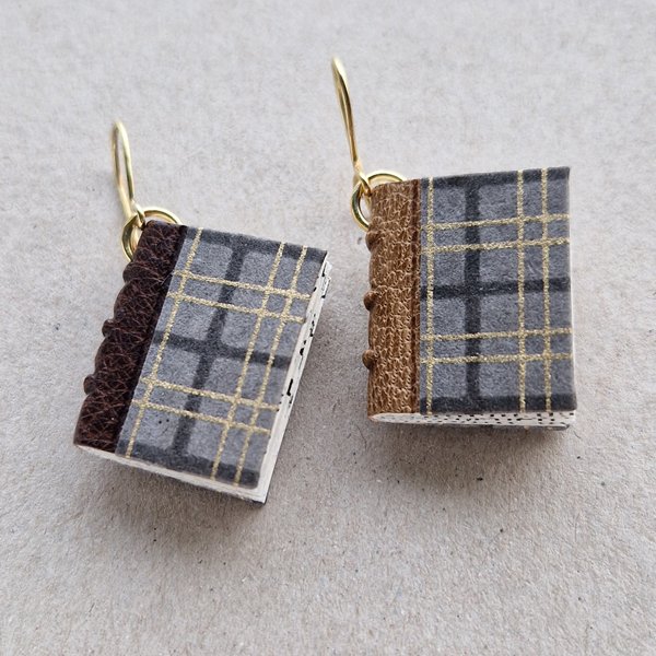 Product image of Korvakorupari AK CB BB033