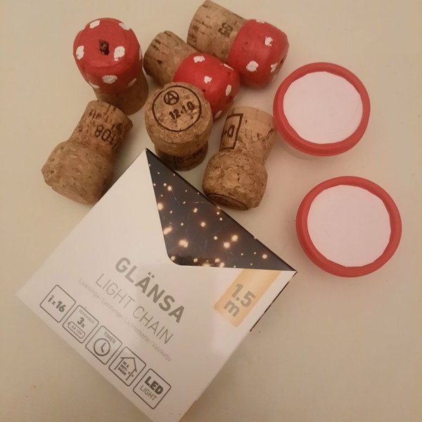 Product image of Sienivalosarja punainen 16 valoa askarteupaketti