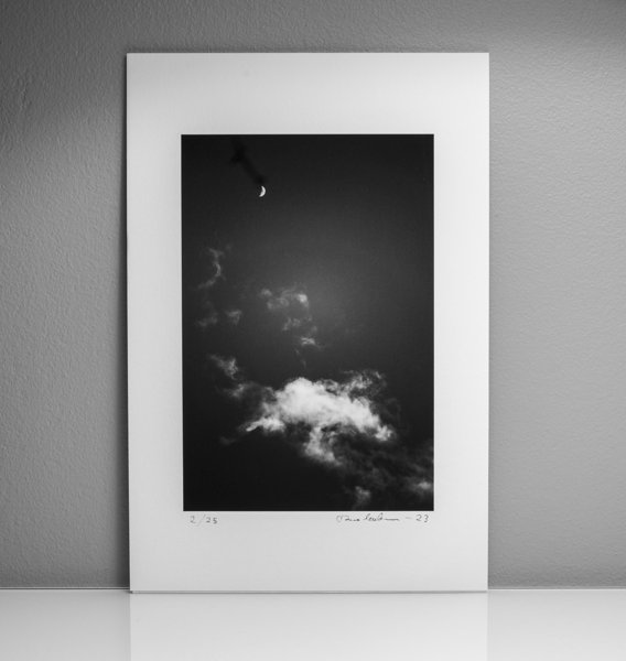 Product image of  Lepäävä kuu #9, 21 x 14 cm, 2023, vedos