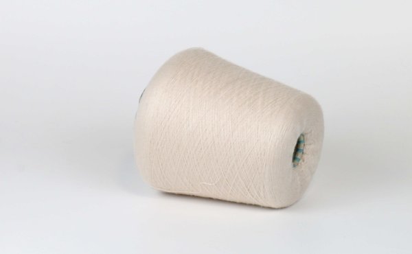 Product image of  70 % cashmere 30% silkkiä  100 g