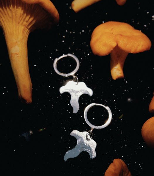 Product image of  Chanterelle hoop earrings