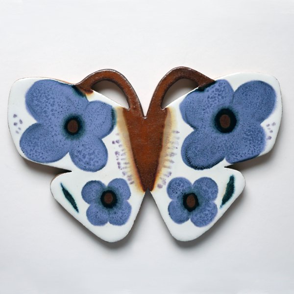 Product image of  Perhosreliefi | Neljä kukkaa kedolla