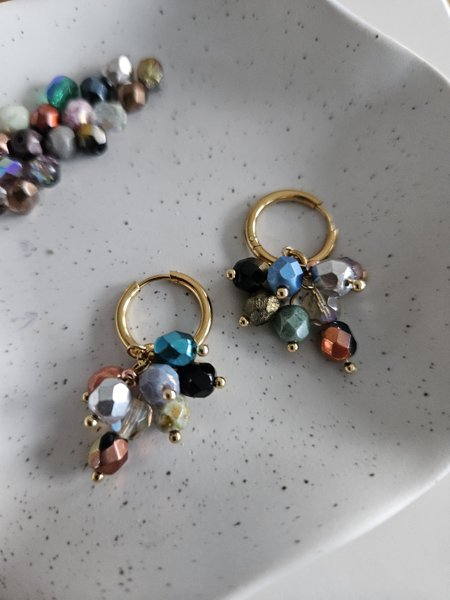 Product image of  Garbo monivärisillä helmillä