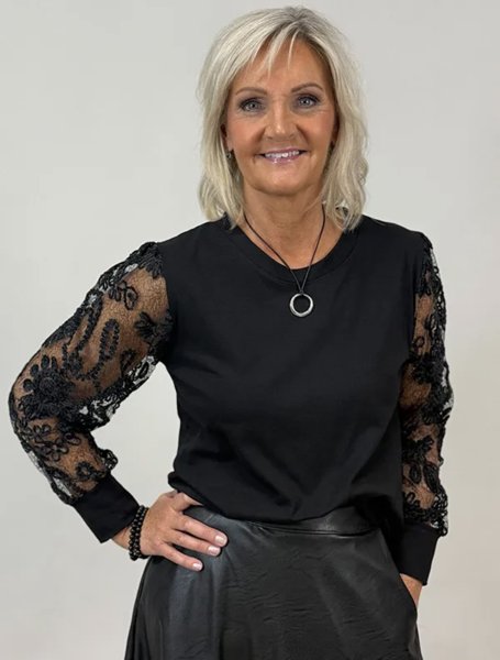 Product image of Yvette paita s/m musta