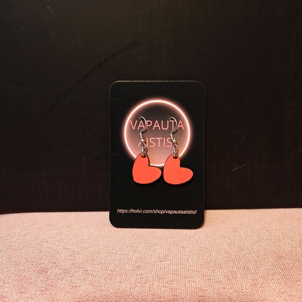 Product image of  Vanerinen sydänkorvakoru pieni. Punainen