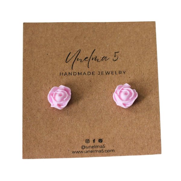 Product image of  Käsintehdyt kukkakorvakorut – vaaleanpunainen ruusu, nappimalli