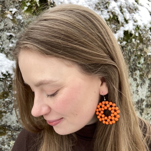 Product image of  Kehrä-korvakorut lakka