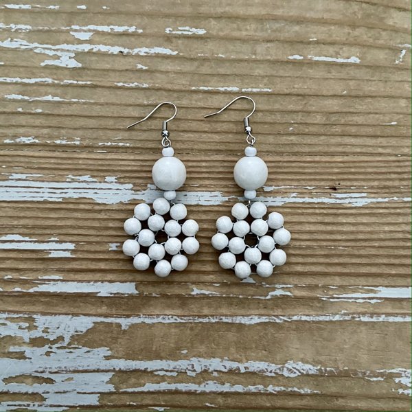 Product image of  Flora-korvakorut helmiäisvalkoinen