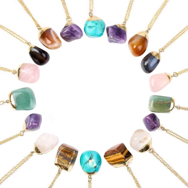 Product image of MYSTEERI LUONNONKIVI KAULAKORU JA ENKELIVIESTI