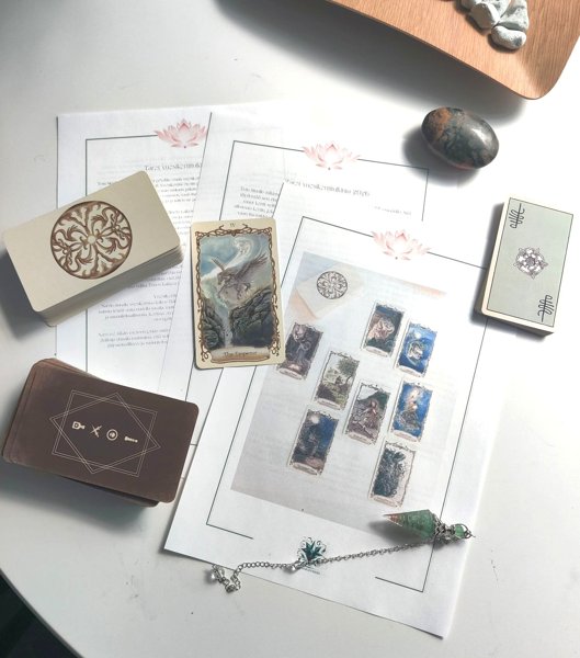 Product image of  TAROT VUOSIKORTTITULKINTA