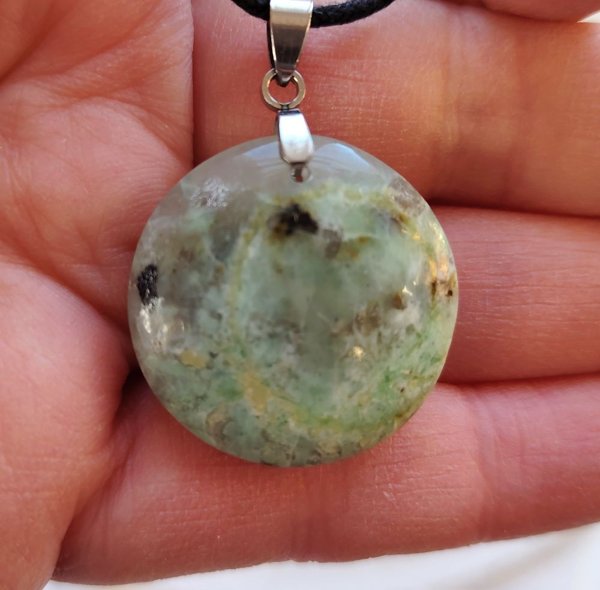 Product image of  Kiviriipus täysikuu, Vihreä kuukivi 1