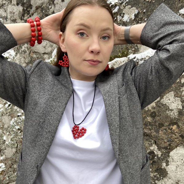 Product image of  Rakkautta on-kaulakoru puolukka