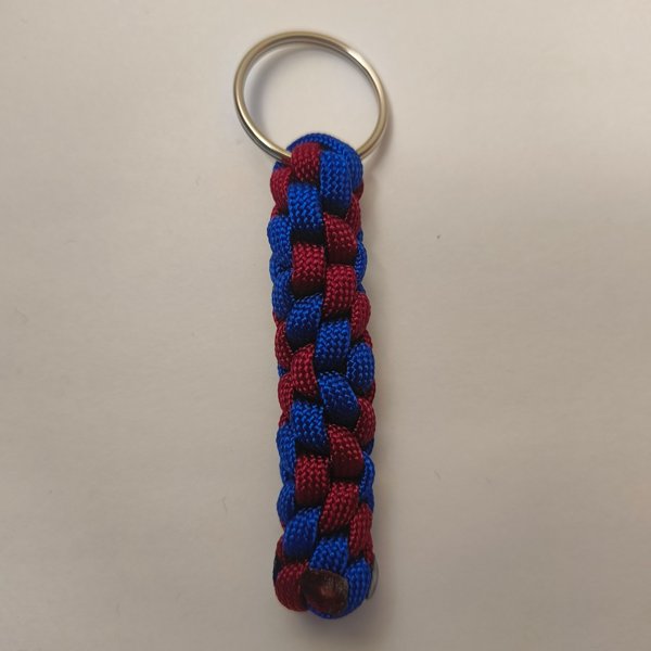 Product image of  Paracord-avaimenperä: Kaksivärinen – Käsintehty asuste