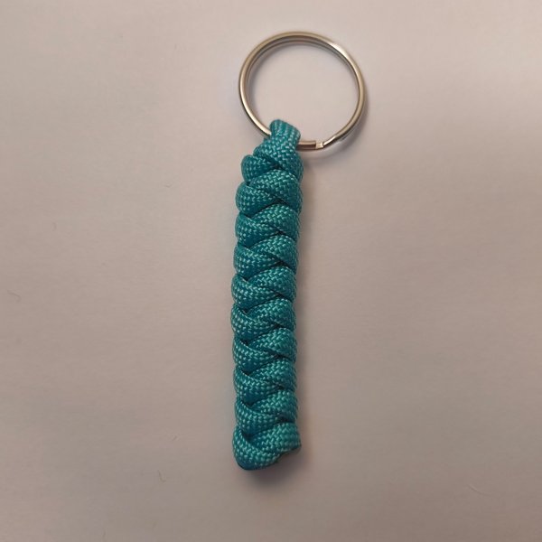 Product image of  Paracord-avaimenperä: Yksivärinen – Käsintehty asuste