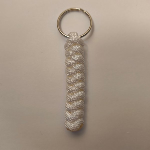 Product image of  Paracord-avaimenperä: Yksivärinen – Käsintehty asuste