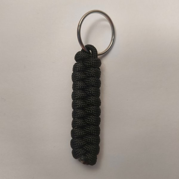 Product image of  Paracord-avaimenperä: Yksivärinen – Käsintehty asuste