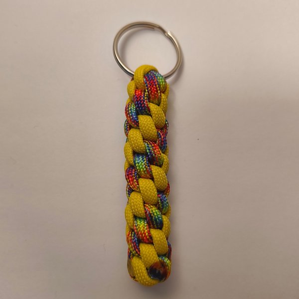 Product image of  Paracord-avaimenperä: Kaksivärinen – Käsintehty asuste