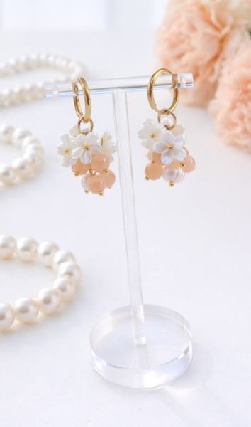 Product image of  Viola kukka korvakorut "persikka"