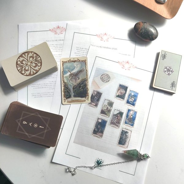 Product image of  TAROT VUOSIKORTTITULKINTA