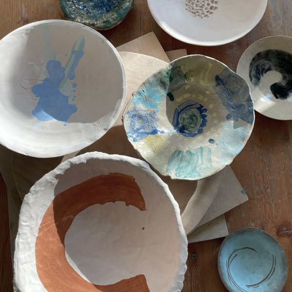 Product image of  Lapsi-aikuinen -keramiikka: Kulhoja muottiin prässäten