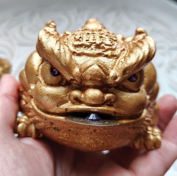 Product image of  Kolmijalkainen rahasammakko (10 cm)