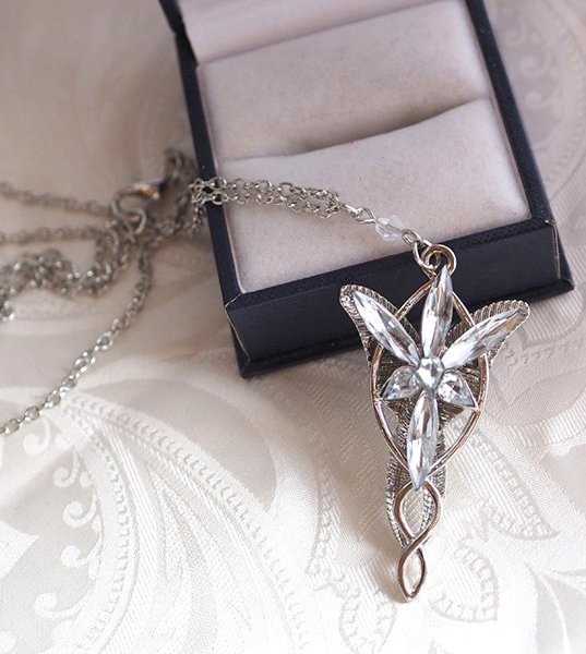 Product image of  Arwenin iltatähti kaulakoru