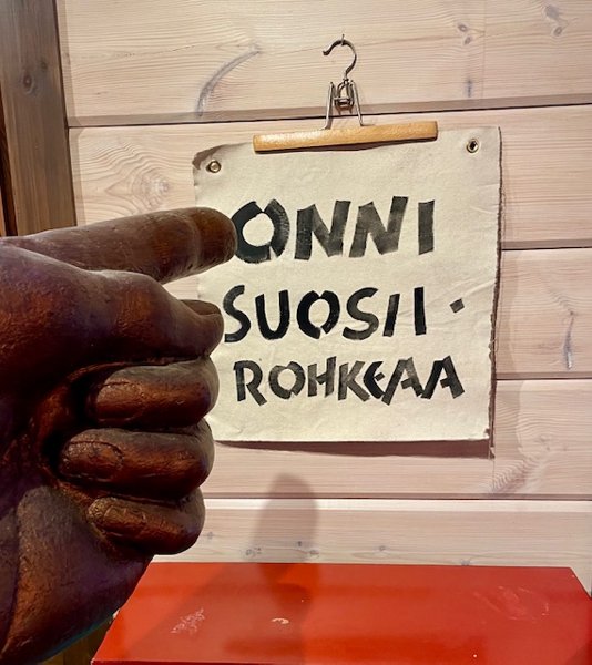 Product image of  Onni suosii rohkeaa, kangastaulu sisustukseen