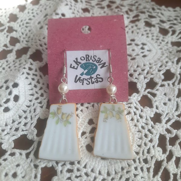 Product image of Onnensirpale korvakorut