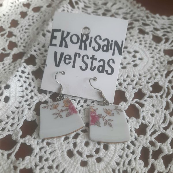 Product image of Onnensirpale korvakorut