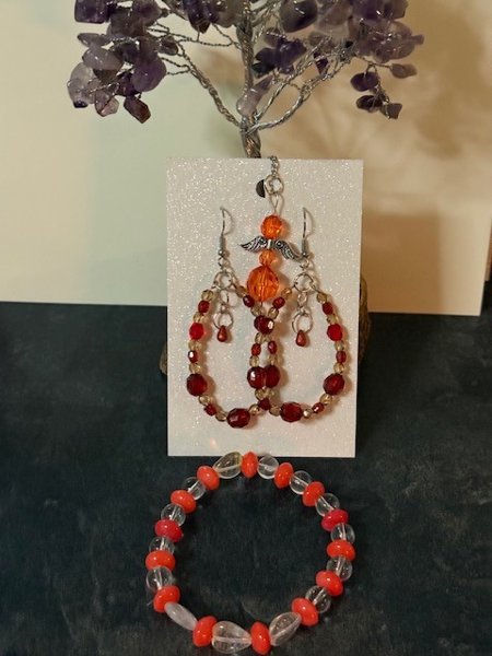 Product image of  Helmikorut ja avaimenperä