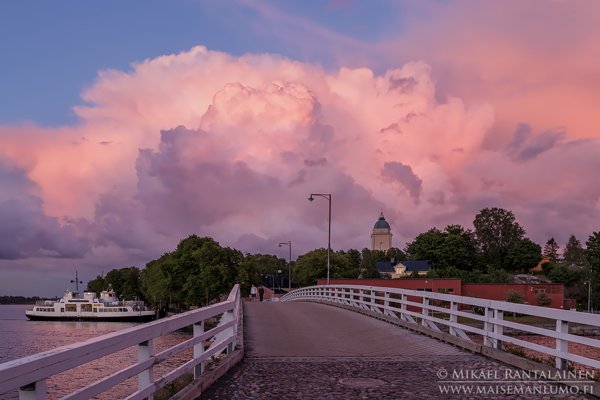 Product image of  Maisemavalokuvauksen alkeiskurssi C (6.-27.5.26)