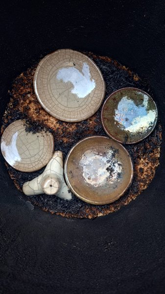 Product image of  Raku - Tulen ja tuhkan luomaa keramiikkaa 29.4, 19.5 & 23.5.2026