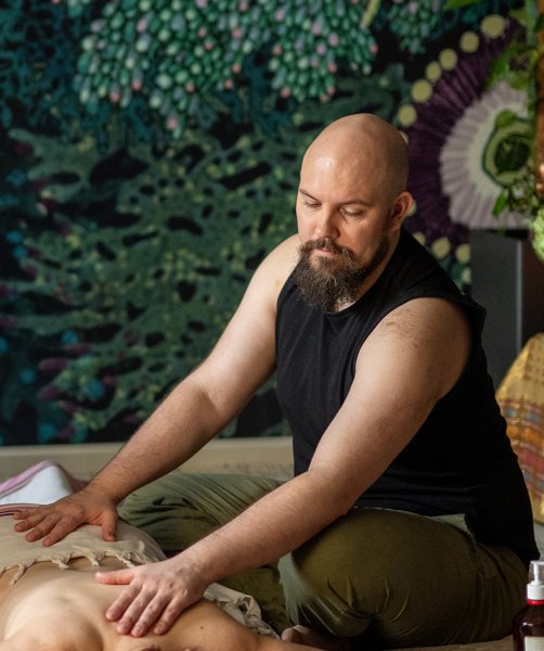 Product image of  Kokonaisvaltainen tantrahieronta yoni-hieronnalla