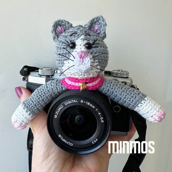 Product image of  Harmaa kissa kamerakaveri