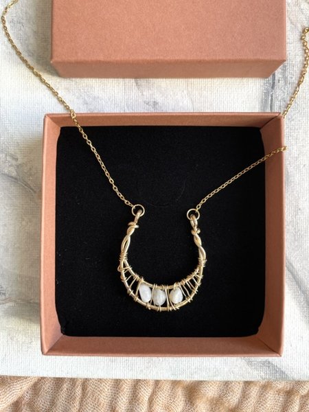 Product image of  ”Feminous” -kaulakoru