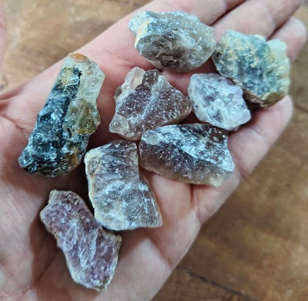 Product image of Sateenkaarifluoriitti, raakapaloja 4